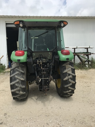 2004 John Deere 5520 Image 2