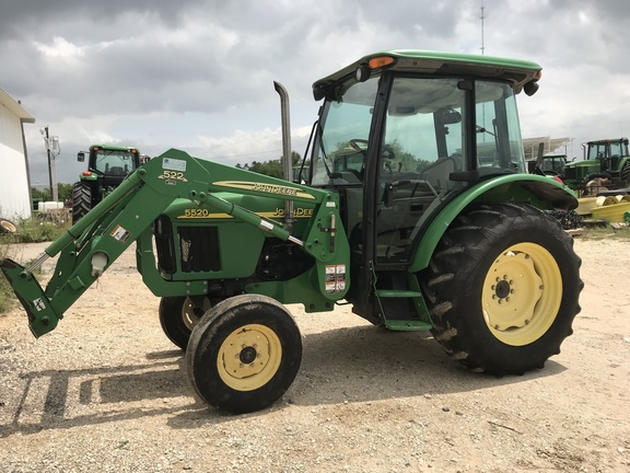 2004 John Deere 5520 Image 1