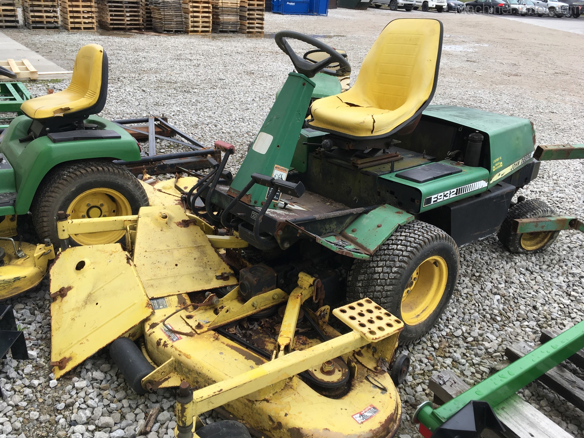 1994 John Deere F932 Image 1