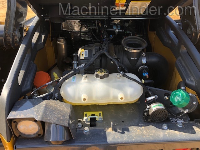 2020 John Deere 325G Image 6