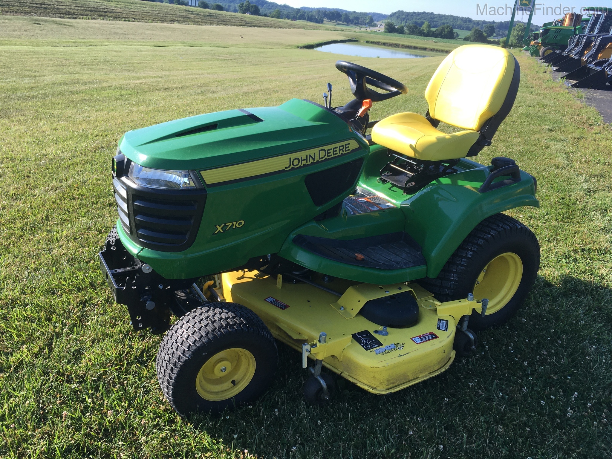 2016 John Deere X710 Image 1