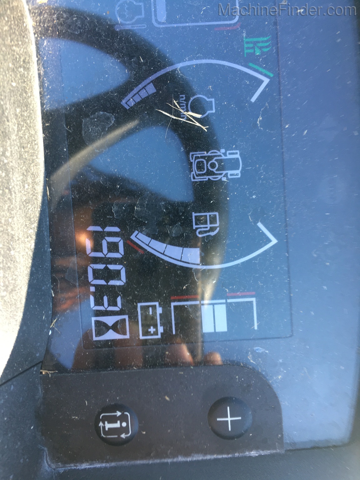 2016 John Deere X710 Image 7