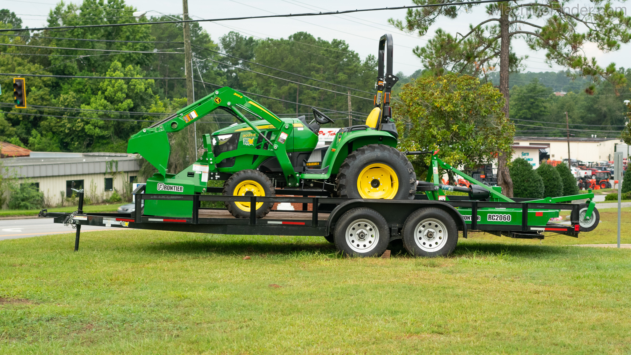 2020 John Deere 3025E Image 2