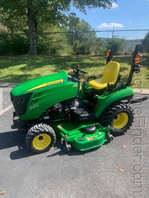 2019 John Deere 1023E Image 1