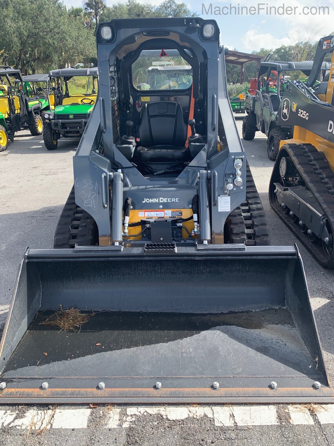 2020 John Deere 317G Image 2