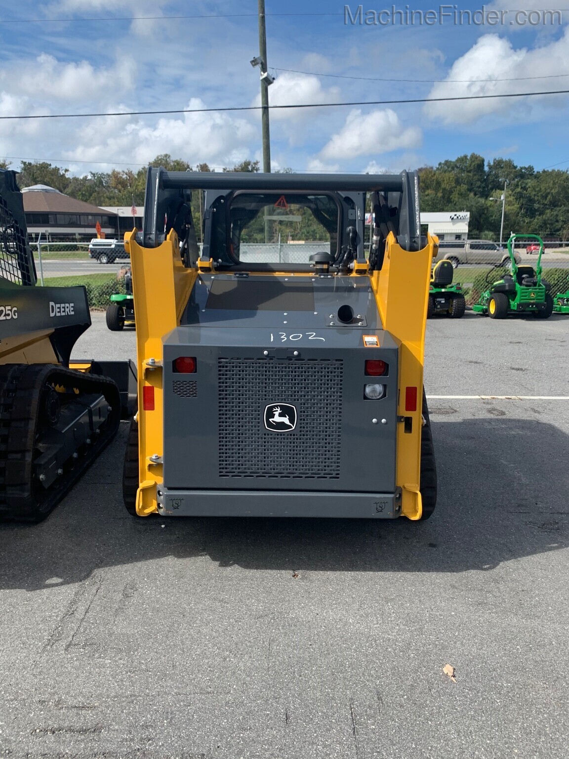 2020 John Deere 317G Image 5
