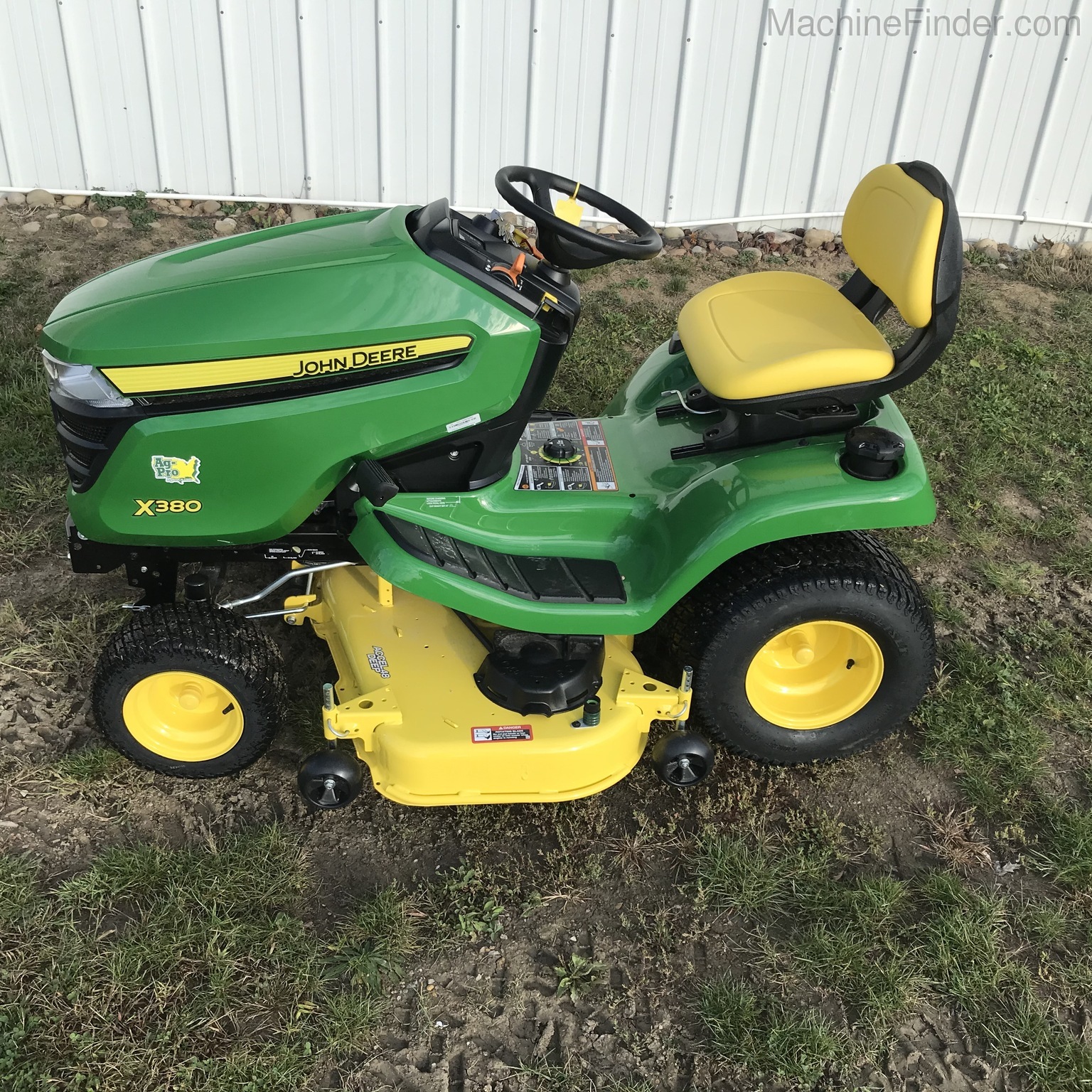 2020 John Deere X380 Image 2