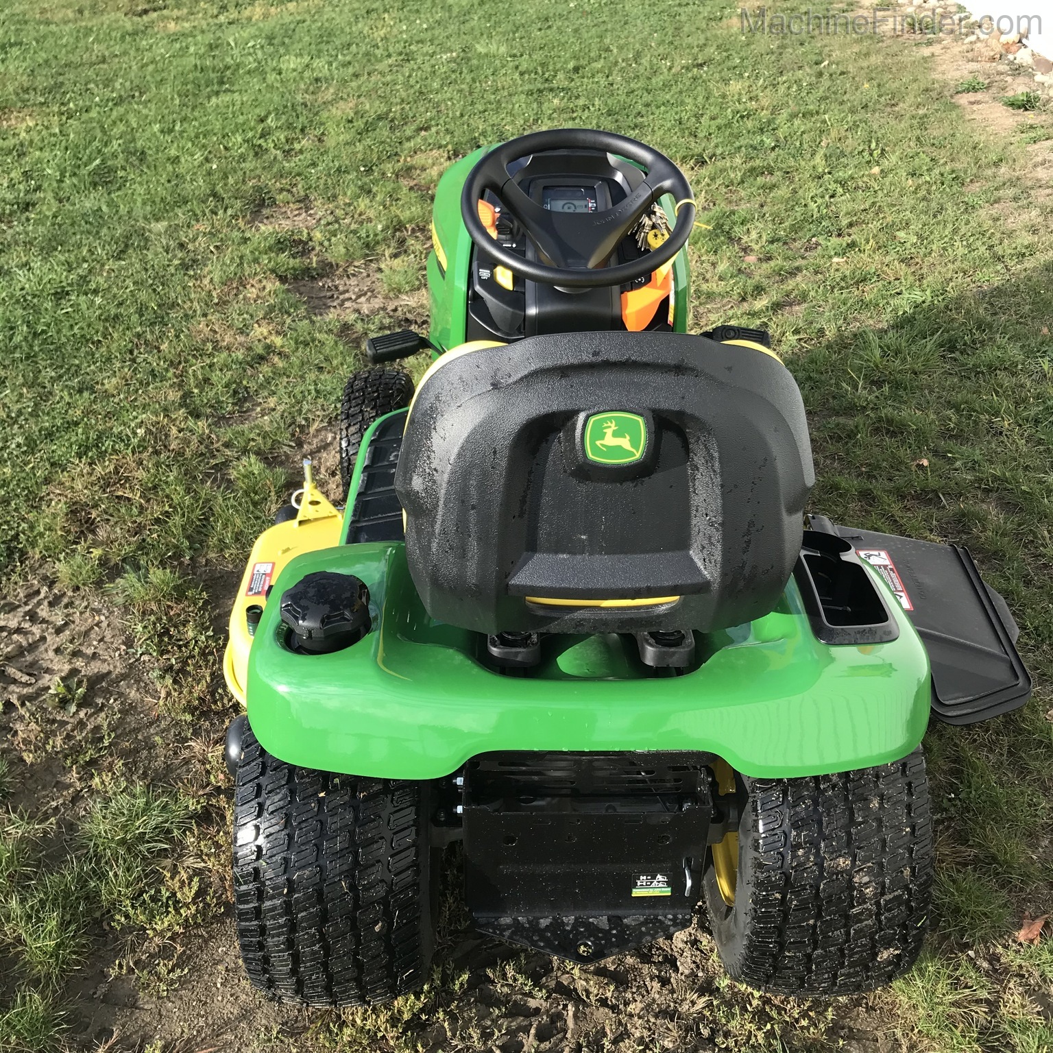 2020 John Deere X380 Image 6