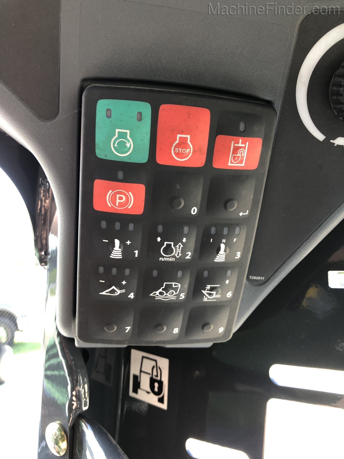 2020 John Deere 317G Image 8