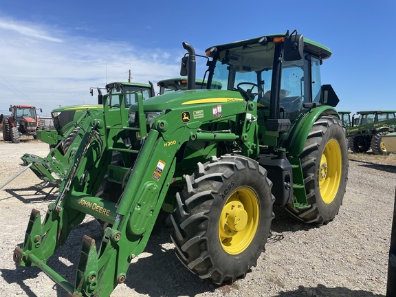 2016 John Deere 6135E Image 1