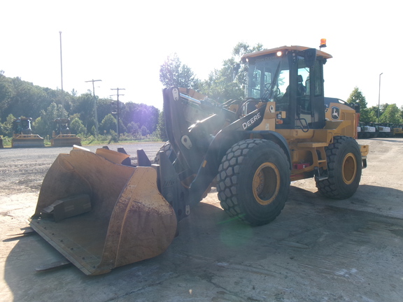 2022 John Deere 544P