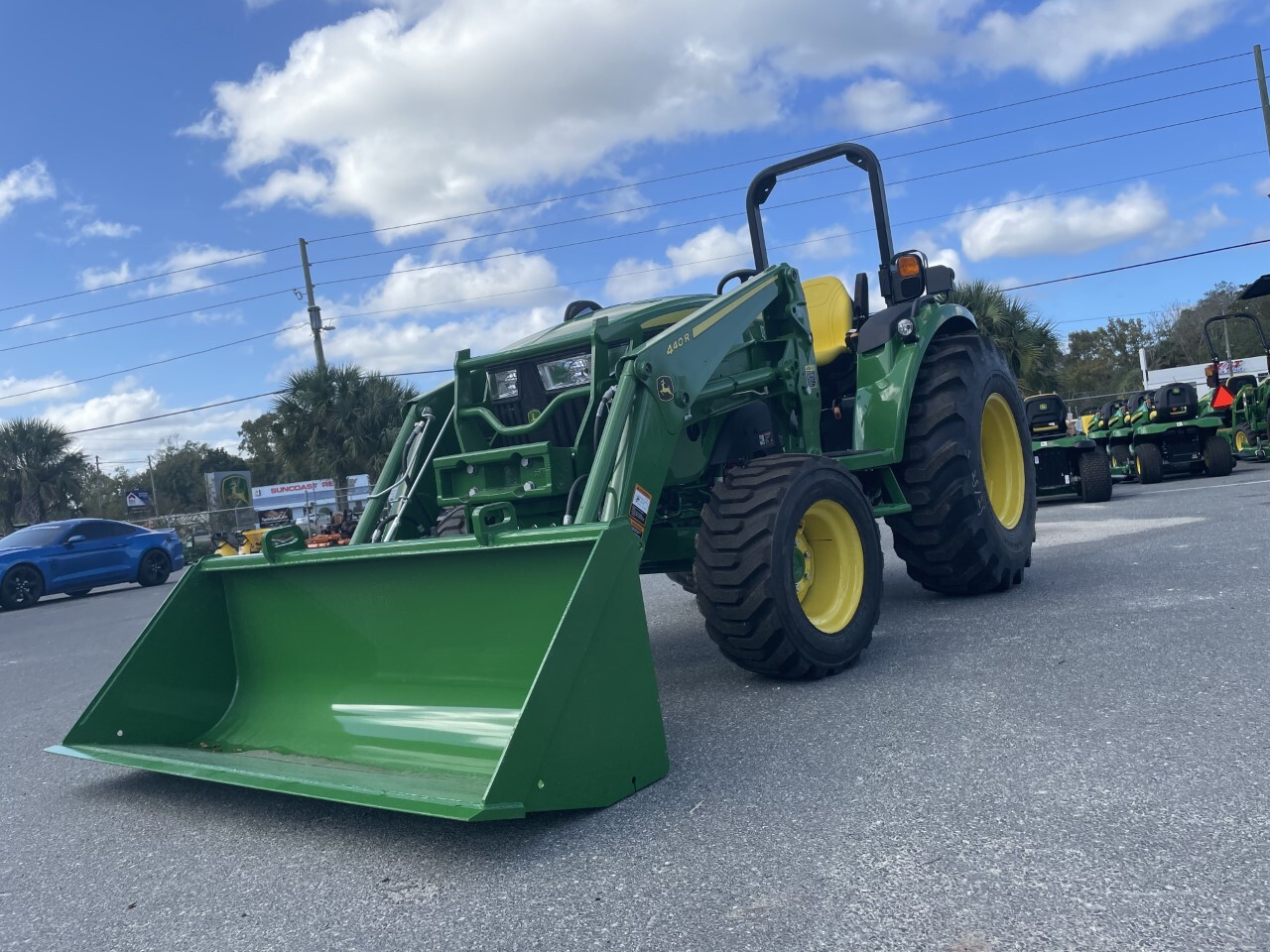 2022 John Deere 4052M Image 2