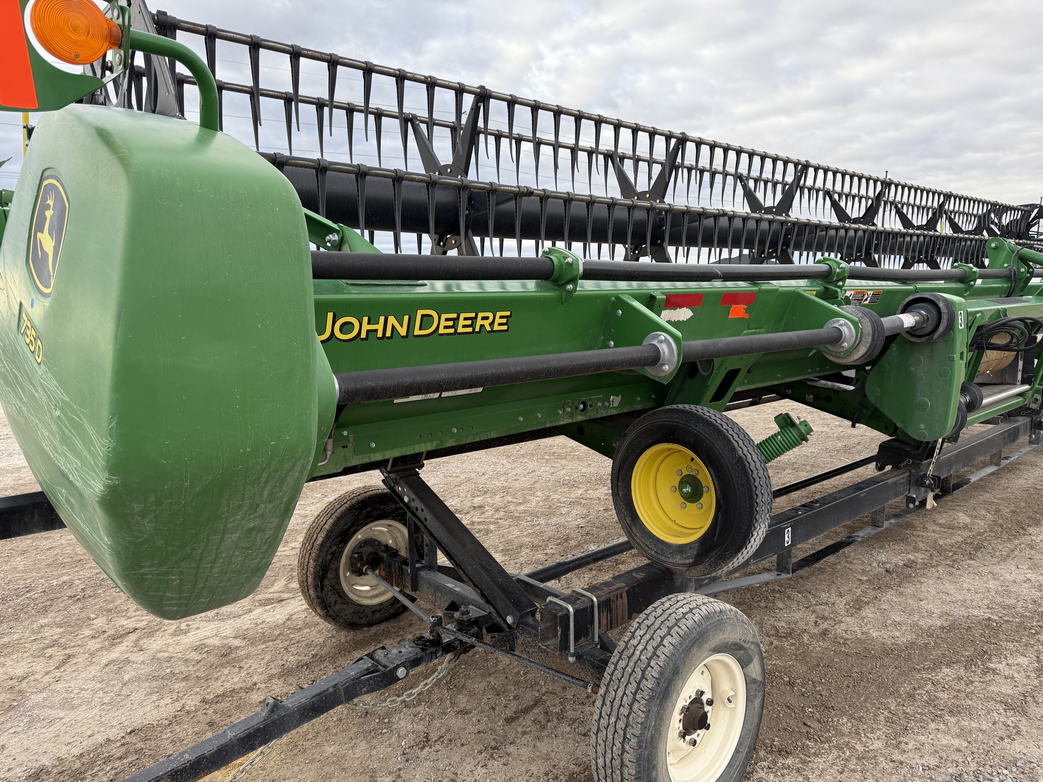 2018 John Deere 735D Image 19