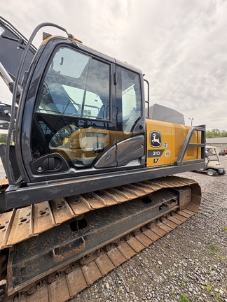 Photo of a 2024 John Deere 210P