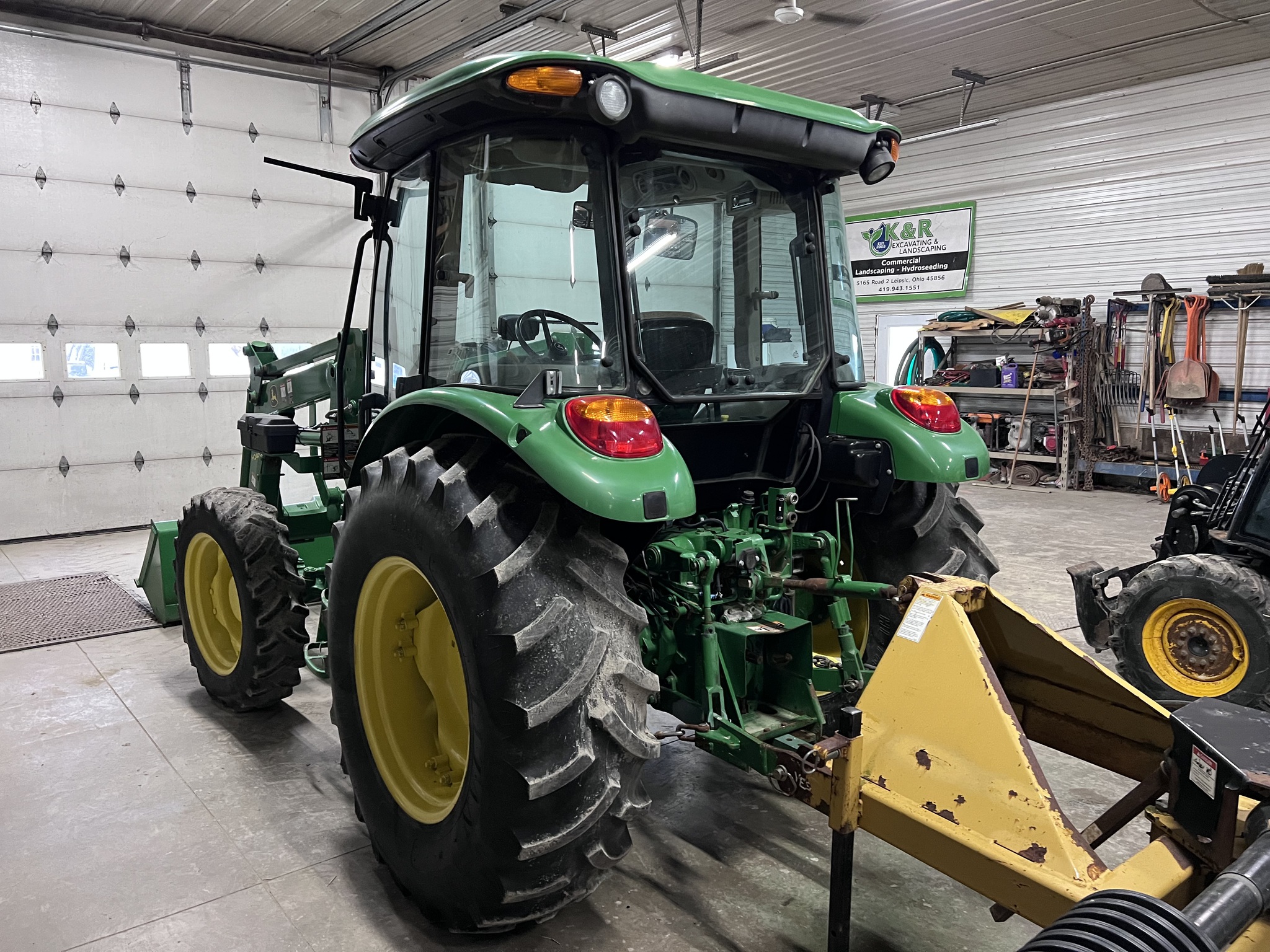 2014 John Deere 5065E Image 2