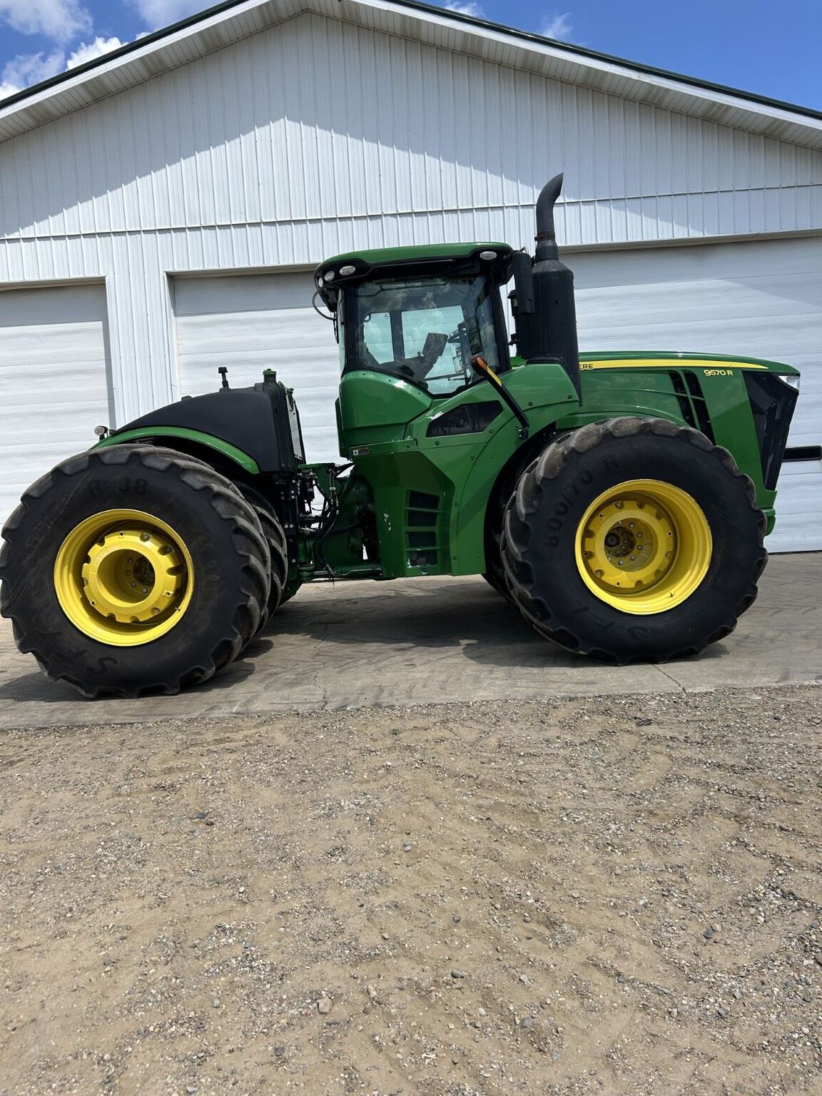 2022 John Deere 9570R Image 4