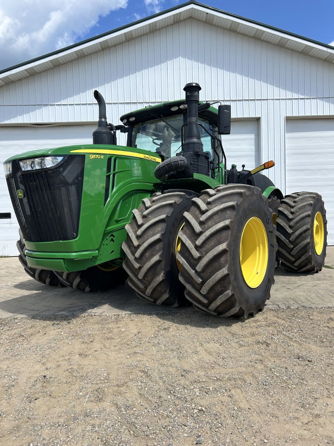2022 John Deere 9570R Image 2