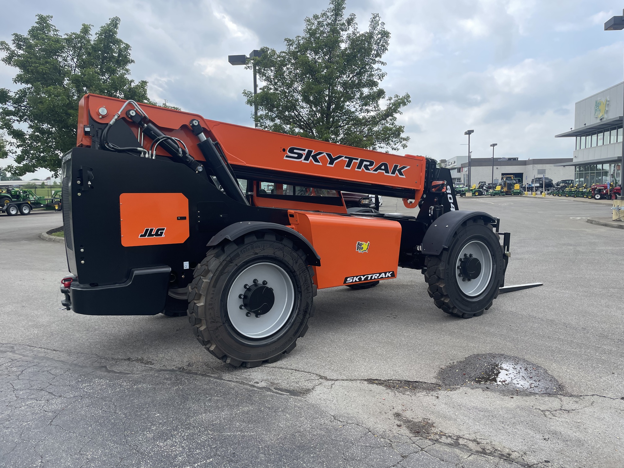 2025 Skytrak 8042 Image 3