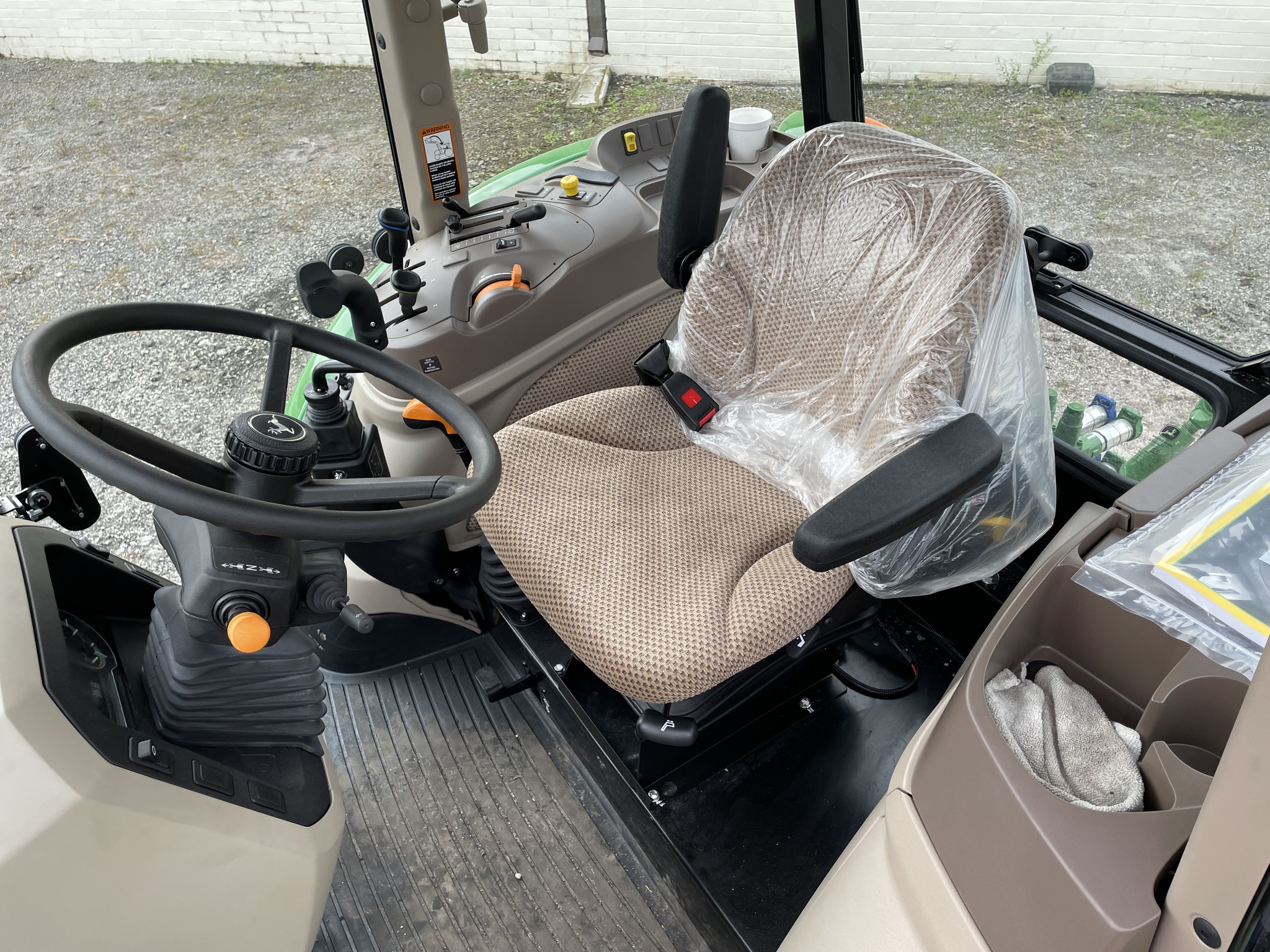 2023 John Deere 5090E Image 9