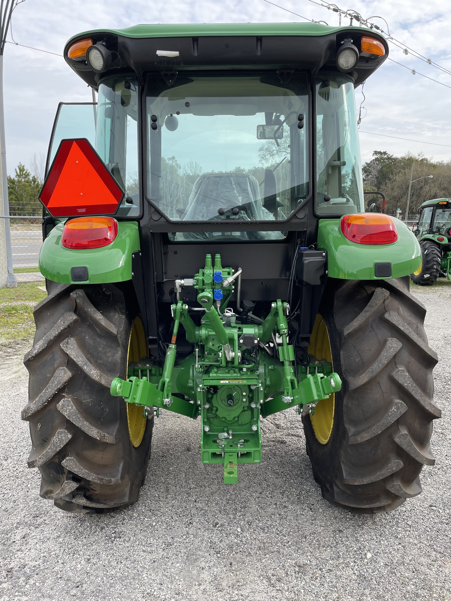 2023 John Deere 5090E Image 6