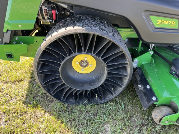 2023 John Deere Z997R - Photo13