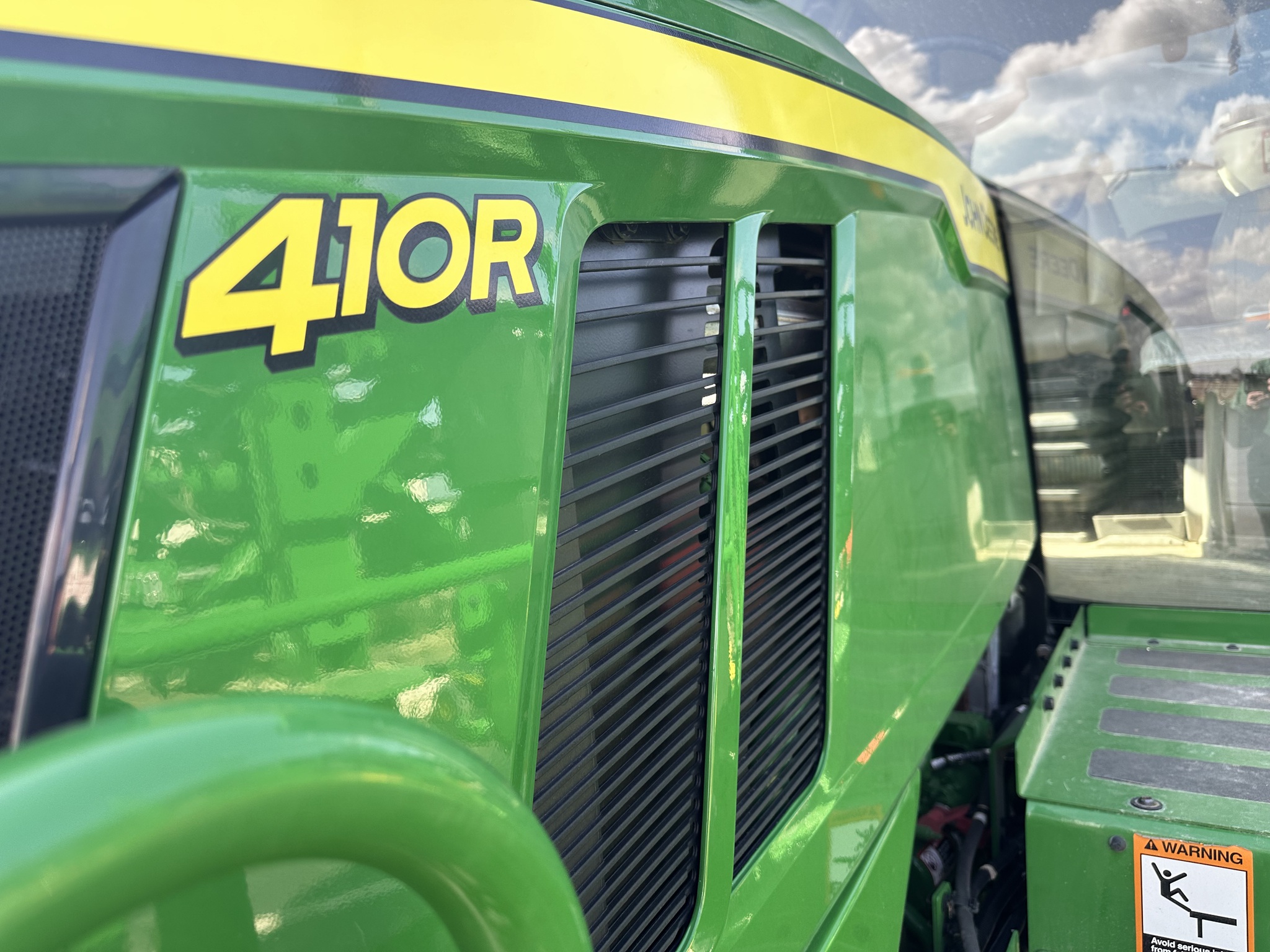 2024 John Deere 410R Image 3
