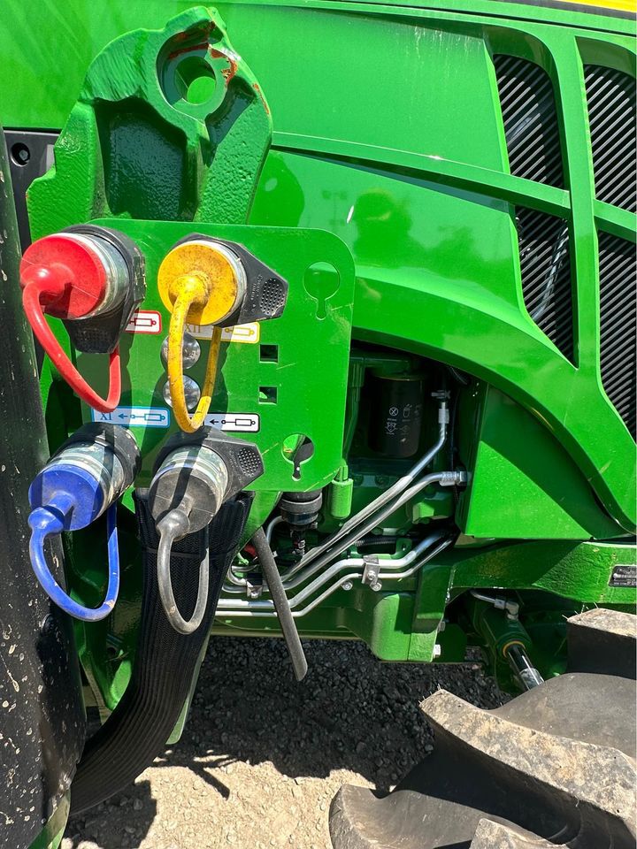 2023 John Deere 6105E Image 6