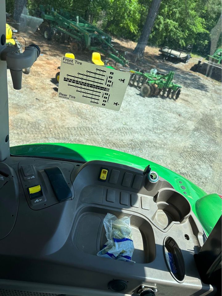 2023 John Deere 6105E Image 13