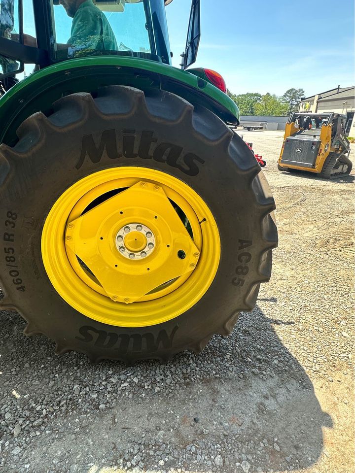 2023 John Deere 6105E Image 2