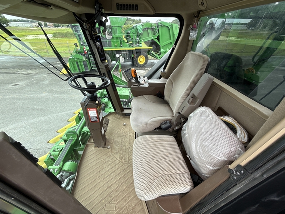 2021 John Deere CP690