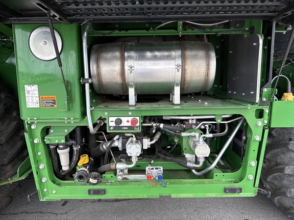 2021 John Deere CP690