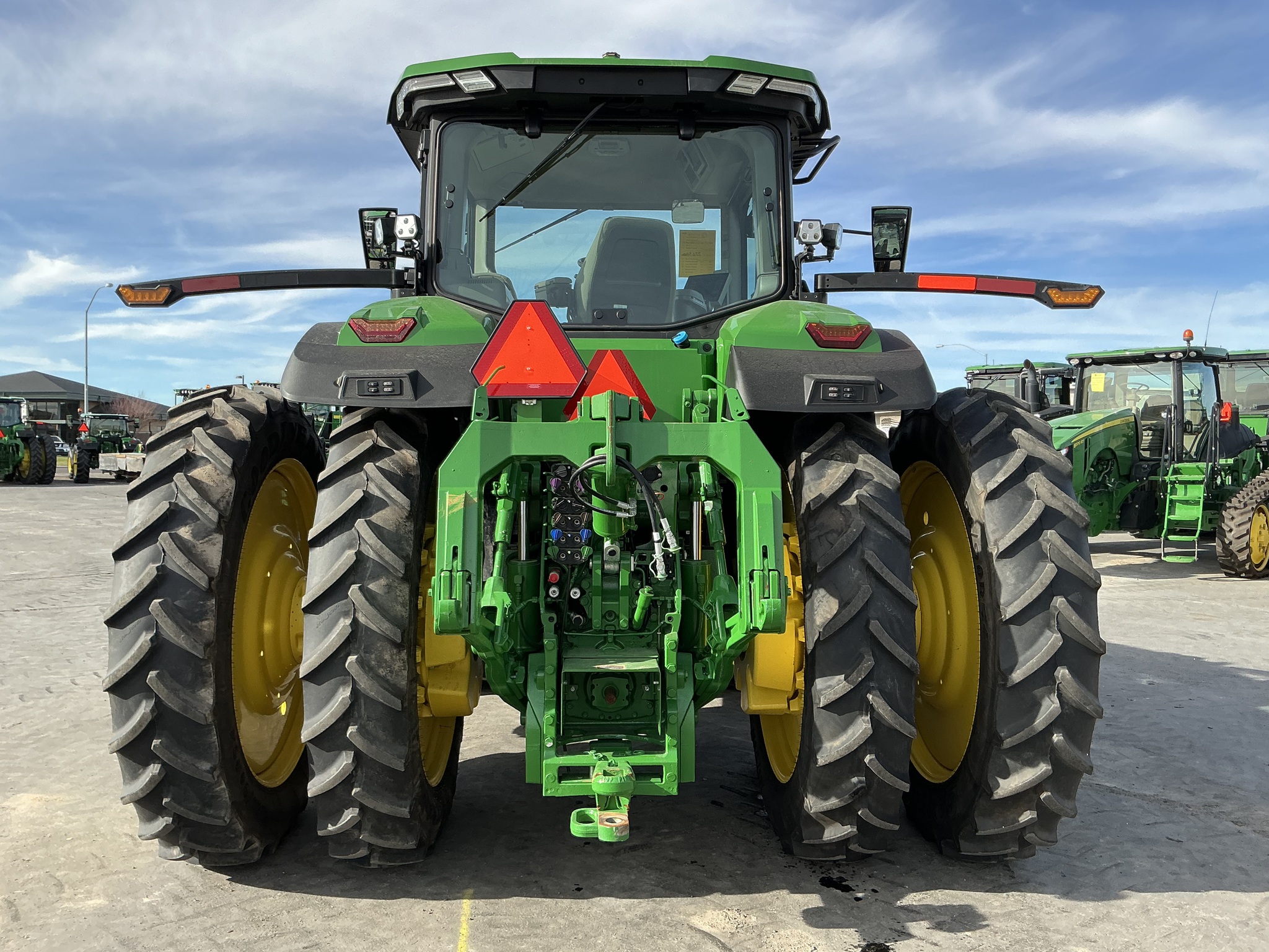 2023 John Deere 8R 370 Image 8