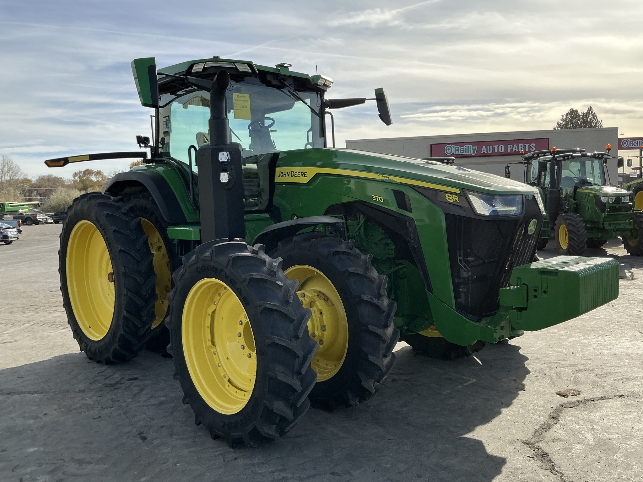 2023 John Deere 8R 370 Image 5