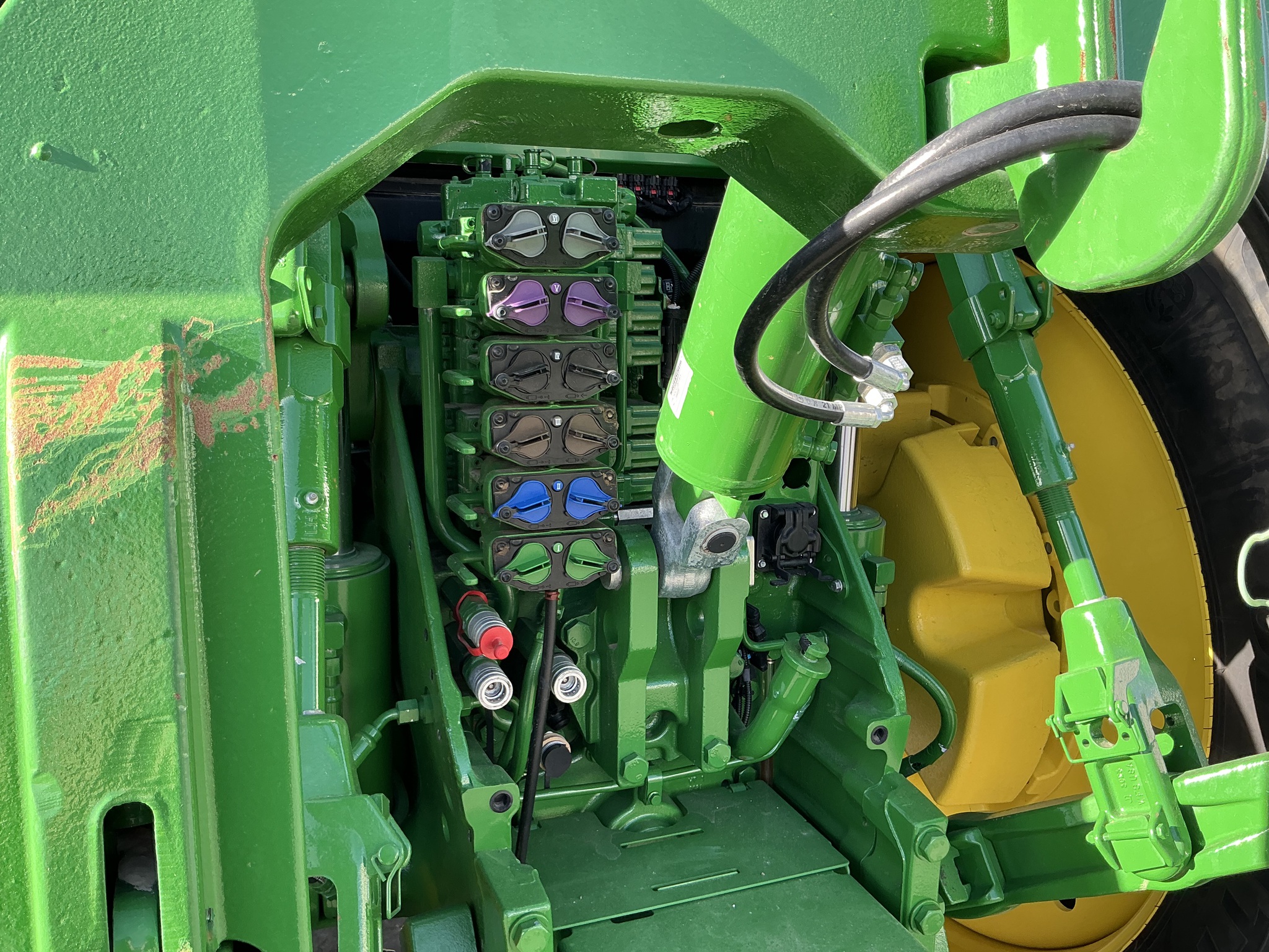 2023 John Deere 8R 370 Image 10