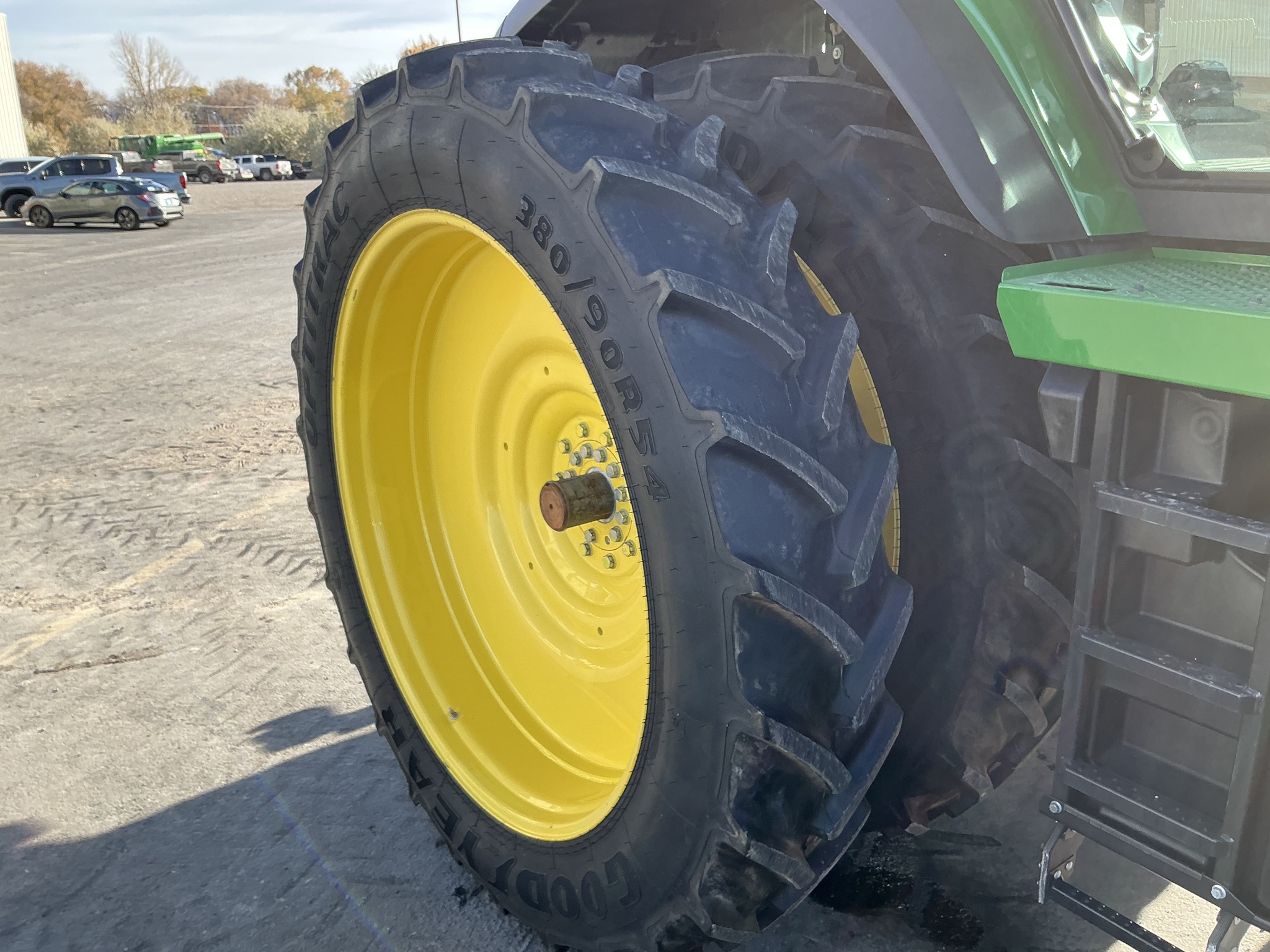 2023 John Deere 8R 370 Image 16