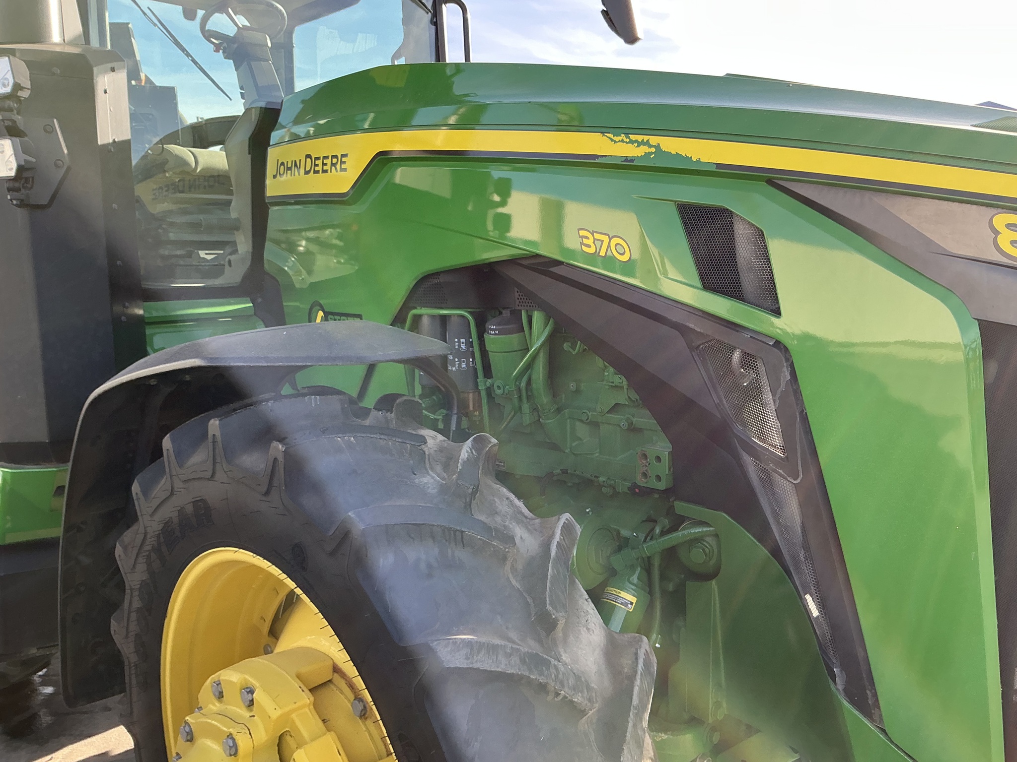 2023 John Deere 8R 370 Image 23