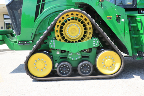 Used 2024 John Deere 9RX 590 Track Tractors at Horizon Ag & Turf in Edmonton West, AB - Photo7