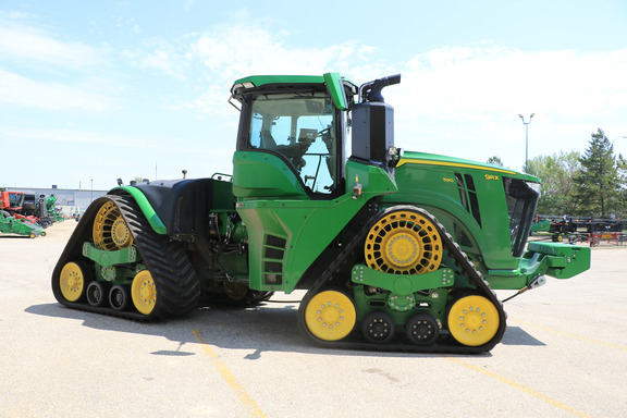 Used 2024 John Deere 9RX 590 Track Tractors at Horizon Ag & Turf in Edmonton West, AB - Photo3