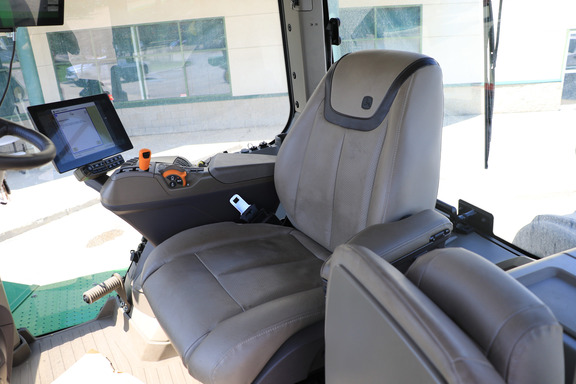 Used 2024 John Deere 9RX 590 Track Tractors at Horizon Ag & Turf in Edmonton West, AB - Photo15