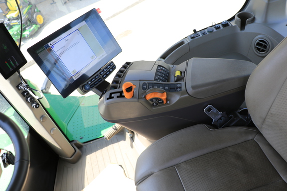 Used 2024 John Deere 9RX 590 Track Tractors at Horizon Ag & Turf in Edmonton West, AB - Photo17