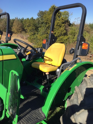 2023 John Deere 5075E Photo 6