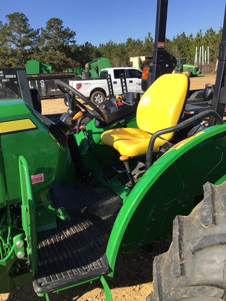2024 John Deere 5075E Photo 7