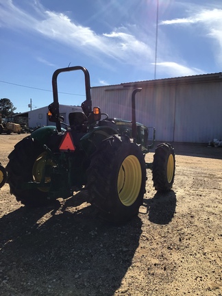 2024 John Deere 5075E Photo 6