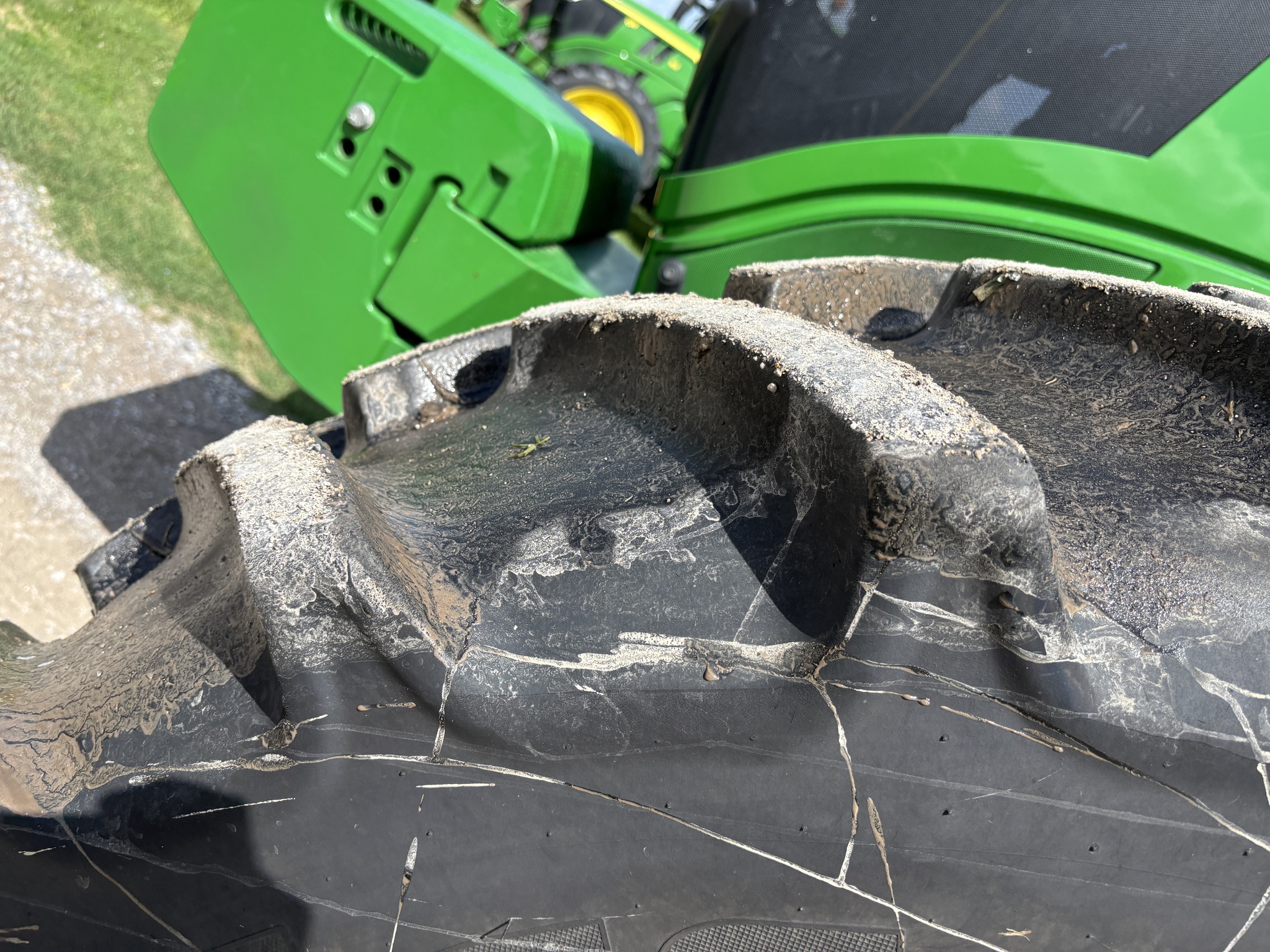 2024 John Deere 6R 195 Image 12