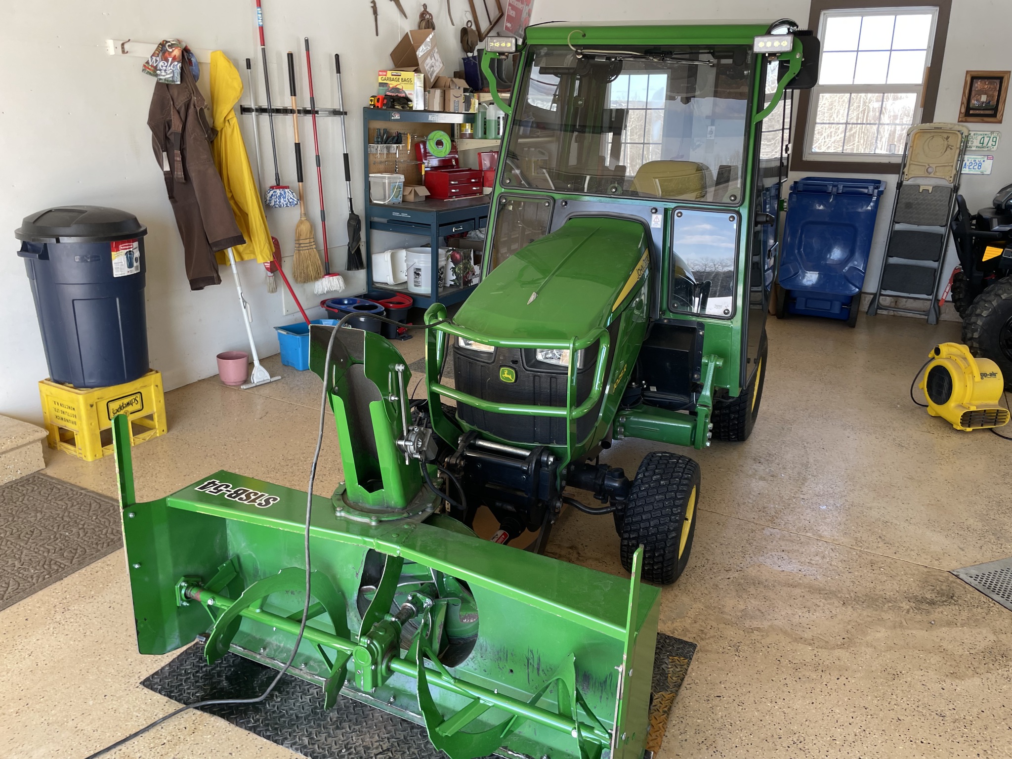 2015 John Deere 1025R Image 11
