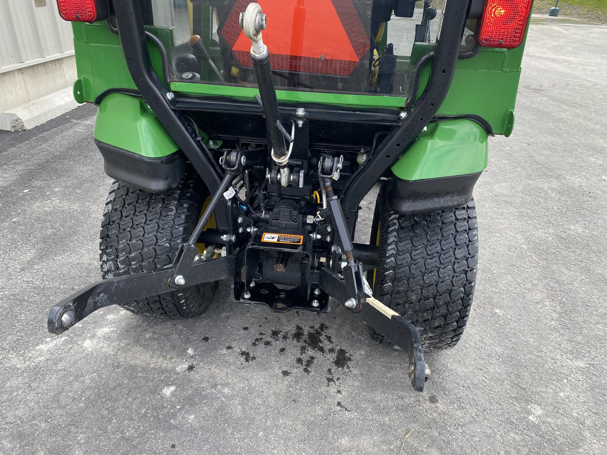 2015 John Deere 1025R Image 2