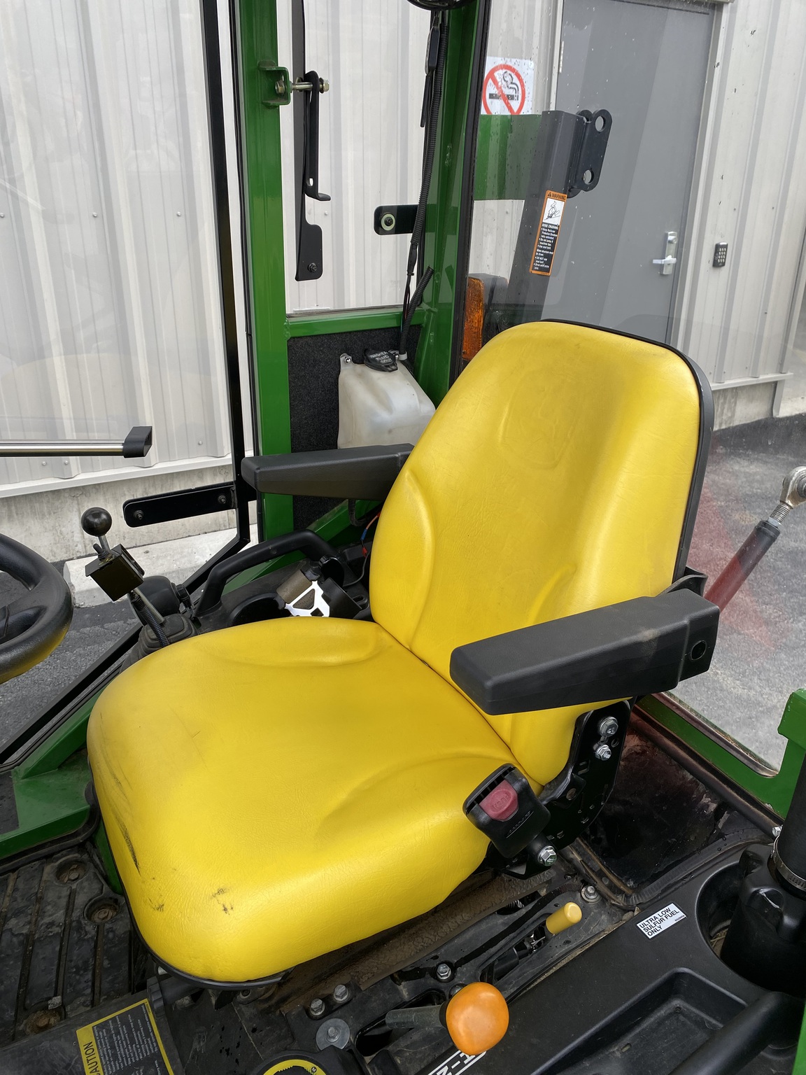 2015 John Deere 1025R Image 8