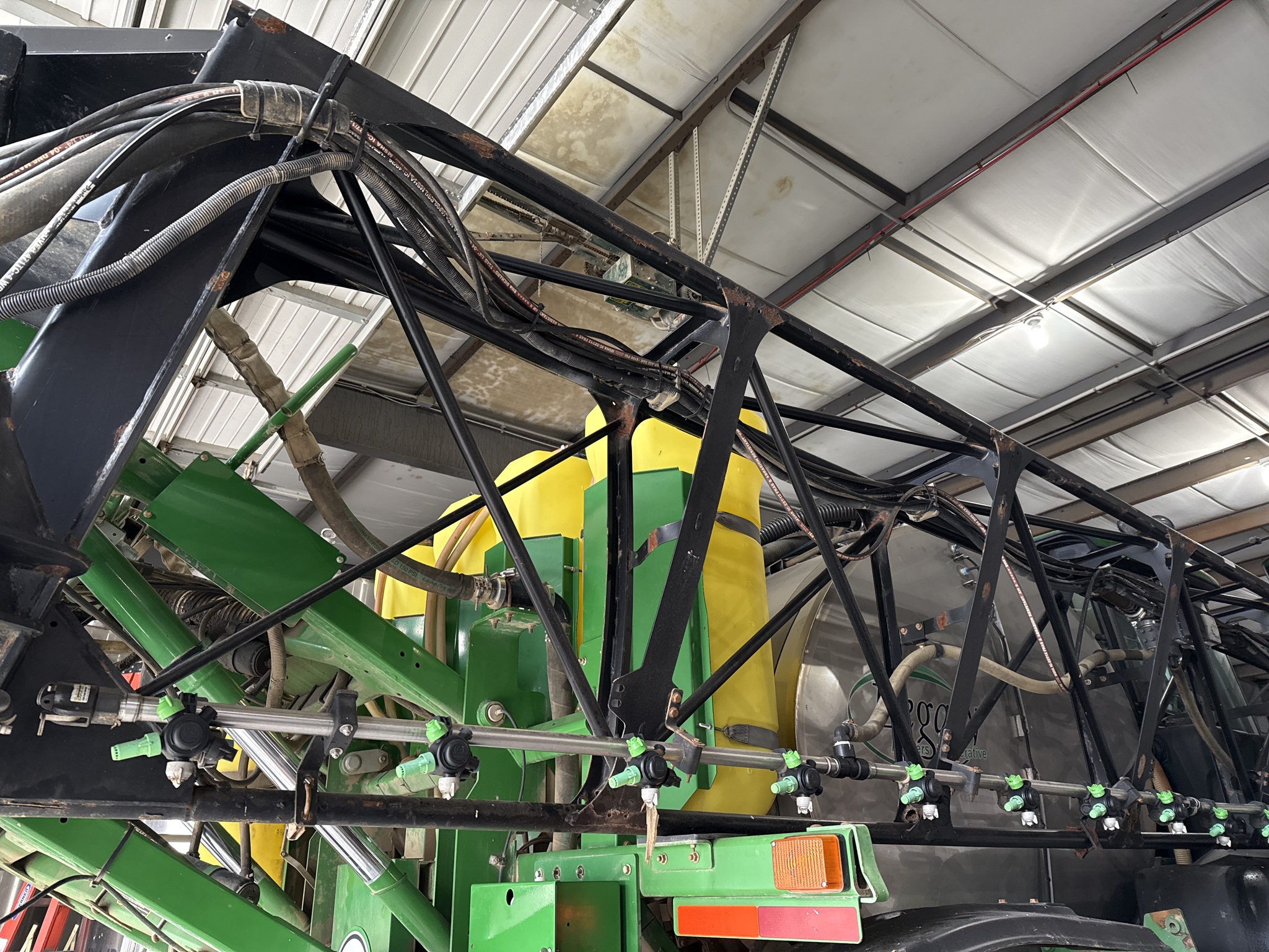 2013 John Deere 4940 Image 32