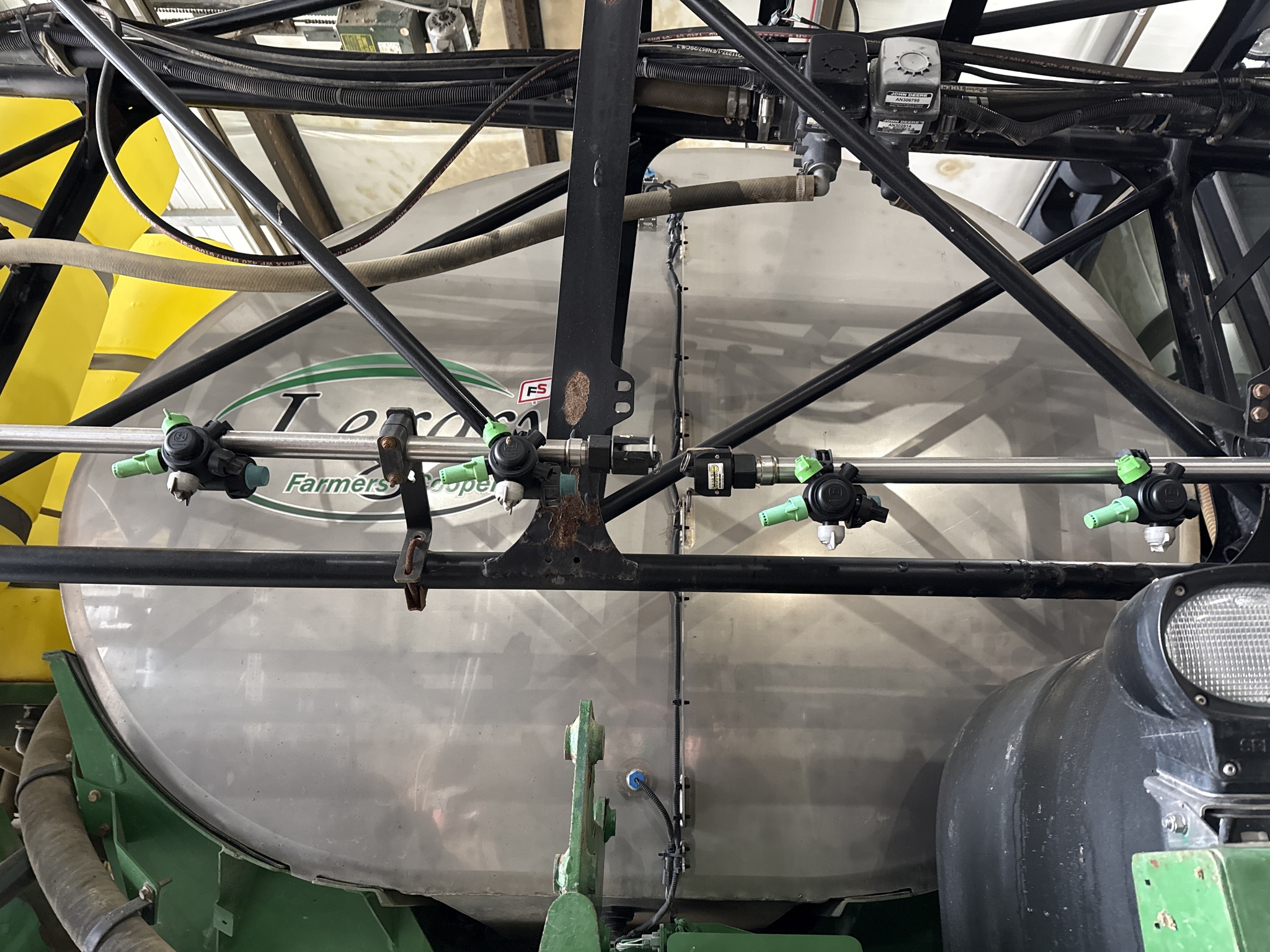 2013 John Deere 4940 Image 38