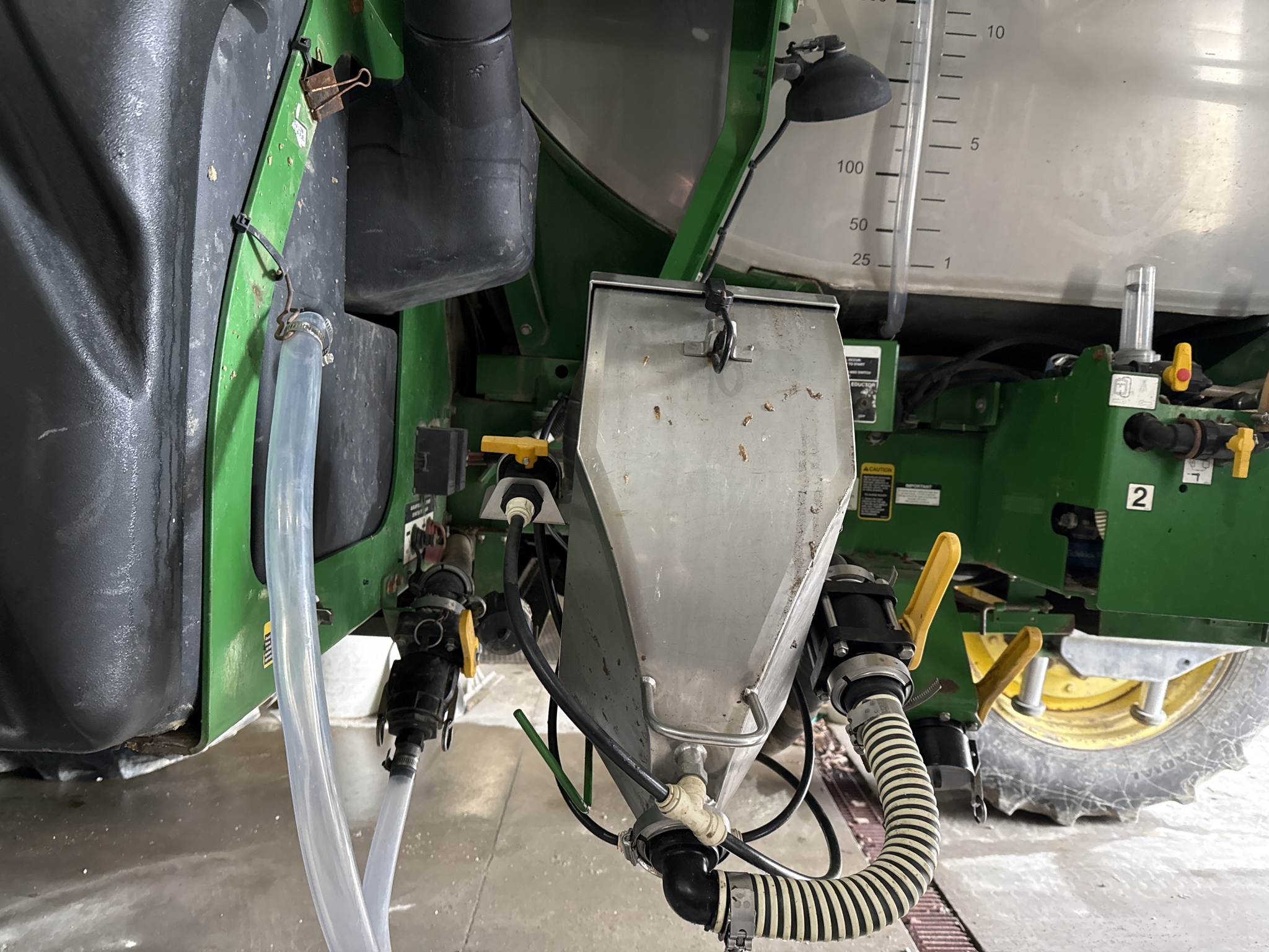 2013 John Deere 4940 Image 12